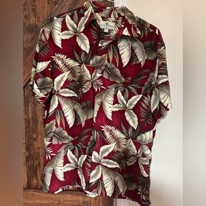Island Shores Tropical Red Leaf Print Men's Shirt with Pocket. Size L